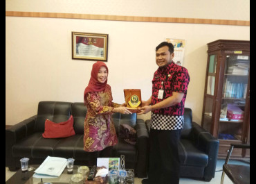 Dukcapil Prov. Jabar melaksanakan kunjungan kerja ke Dispermadesdukcapil Prov. Jateng
